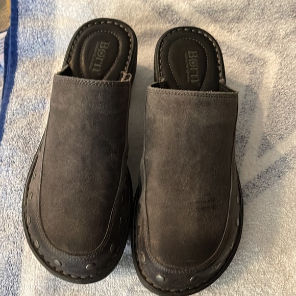Born Majesty Gray Leather Studded Slip On Clogs Shoes Womens 7 M NEW WITHOUT BOX - Picture 4 of 6